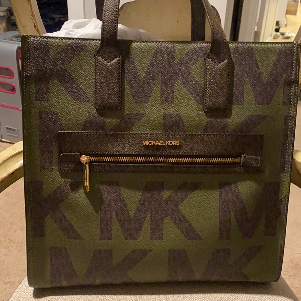Michael Kors Kenley Army green and brown MK tote